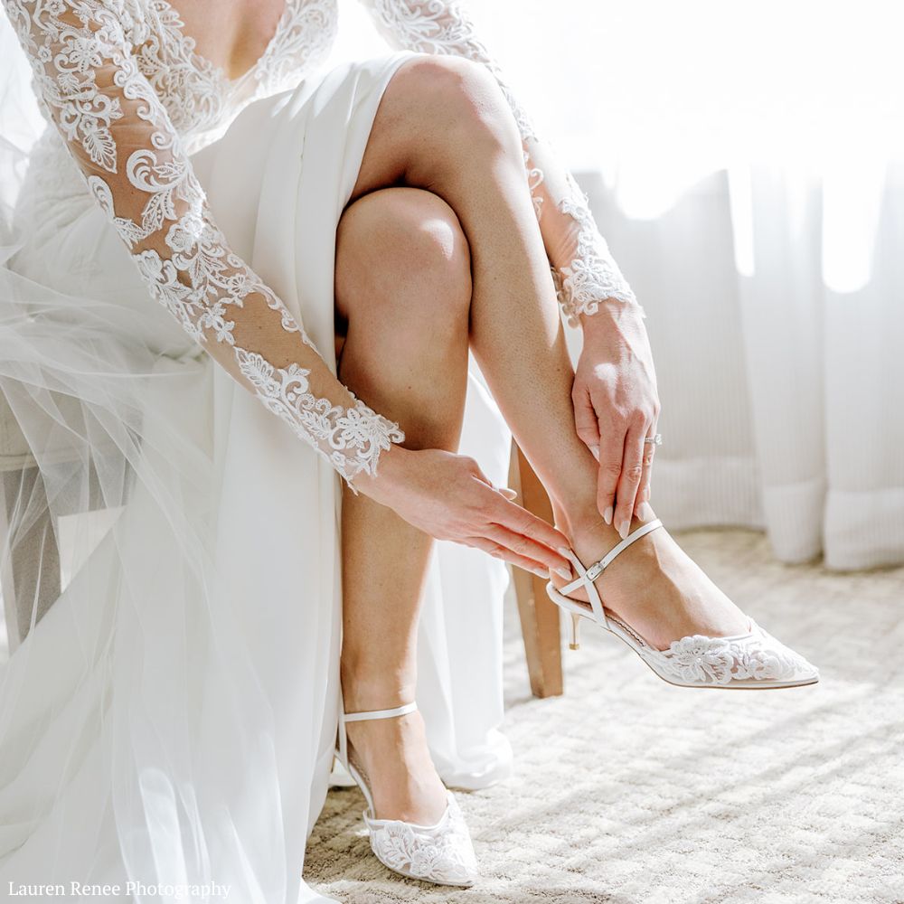 Amazon.com: Women's Wedding Shoes, 8cm/11cm Stilettos Open Toe Ladies Bridal  Pump Heel Shoes Sandals, Lace Tassel Ankle Strap Fashion Elegant Formal  Court Shoes for Dress Prom Evening-White 8cm| 40 EU : Clothing,